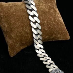 Lion Head Cuban Link Bracelet – Brushed Silver Finish