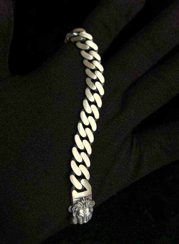 Lion Head Cuban Link Bracelet – Brushed Silver Finish