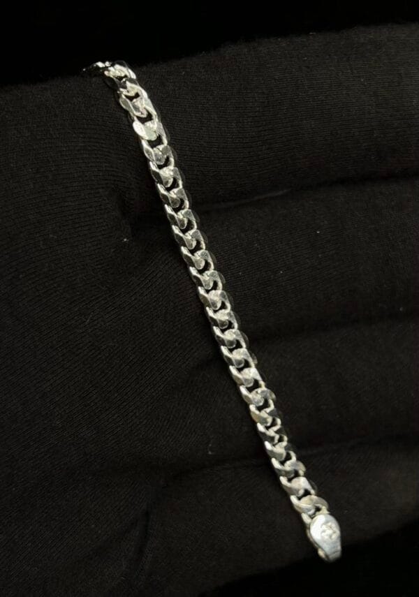 Men's Sleek Figaro Chain Bracelet