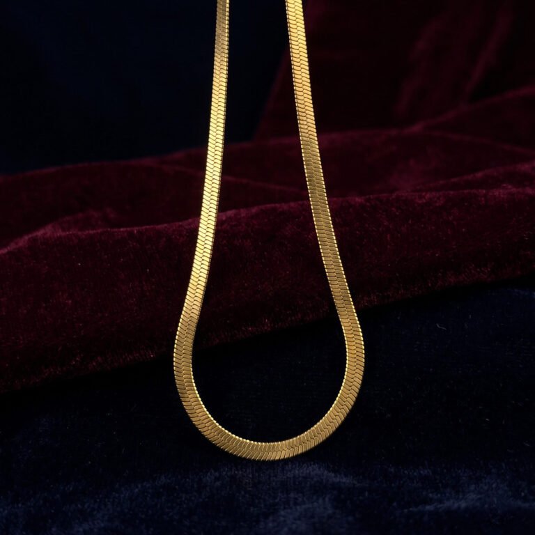 metal chain necklace hanging 2k 202608060043